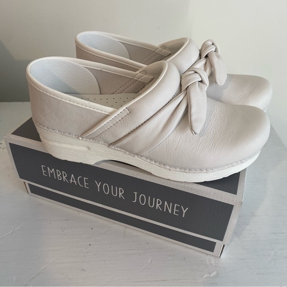 Dansko Pro Bow Nappa Professional Leather Clogs Shoes White Sz 39 US 8 - Picture 3 of 16